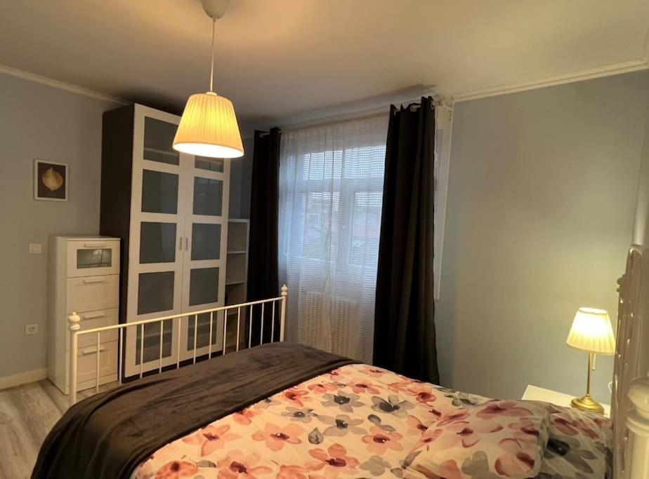 Apartamento Turistico Plaza III Monforte De Lemos Eksteriør bilde