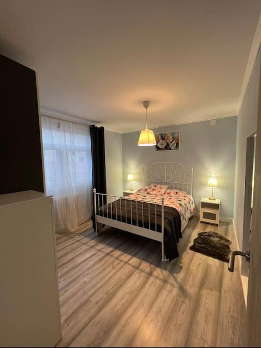 Apartamento Turistico Plaza III Monforte De Lemos Eksteriør bilde