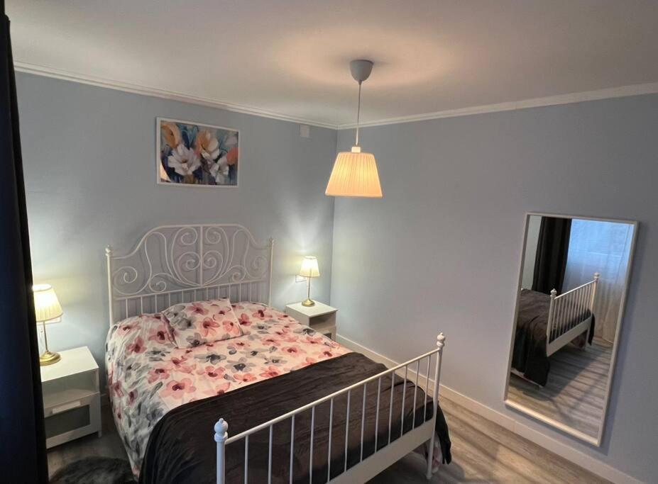 Apartamento Turistico Plaza III Monforte De Lemos Eksteriør bilde